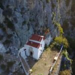 Αγία Μαρίνα : το όμορφο μικρό εκκλησάκι χτισμένο σε πλαγιά της Πάρνηθας