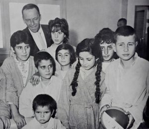 Ο Φρανκ Σινάτρα στην Αθήνα του 1962 για τα ορφανά Παιδιά