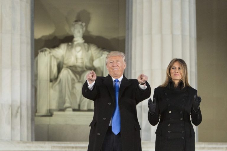 Ν. Τραμπ: “Μέσα στο 2020 θα είναι έτοιμο το εμβόλιο για τον κορονοϊό”