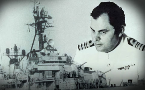 1973: Στάση εκδηλώνεται στο αντιτορπιλικό «Βέλος». Το πλοίο μετέχει σε άσκηση του ΝΑΤΟ, όταν στην Αθήνα εκδηλώθηκε το κίνημα του Ναυτικού κατά της Χούντας. Ο κυβερνήτης του πλοίο Νικ. Παπάς μόλις μαθαίνει την καταστολή του κινήματος ζητεί με τους άνδρες του πλοίου του πολιτικό άσυλο στο λιμάνι του Φιουμιτσίνο της  Ιταλίας.