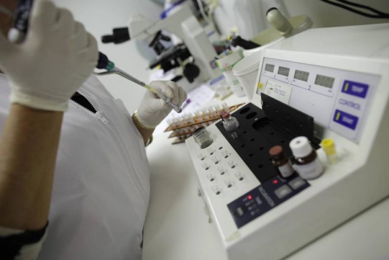 Πομπέο: Υπάρχουν αποδείξεις ότι ο κορωνοϊός προέρχεται από εργαστήριο της Γουχάν