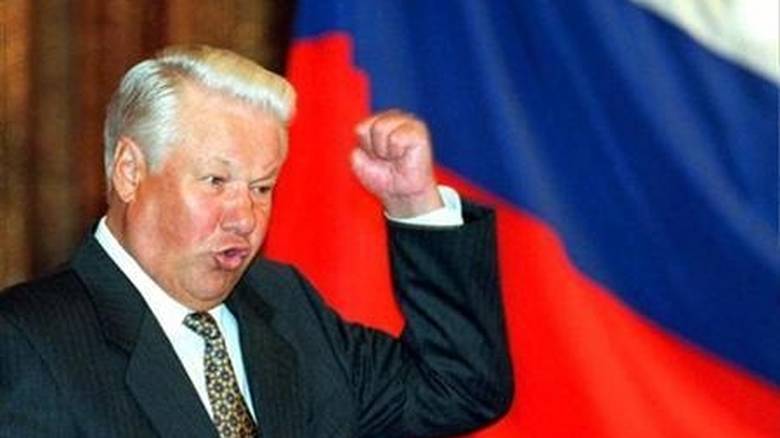 1990: Ο ριζοσπάστης ηγέτης  της Ρωσίας Μπόρις Γιέλτσιν, εκλέγεται πρόεδρος της Ρωσίας με 535 ψήφους έναντι 467 του Βλασώφ που είχε την υποστήριξη του σοβιετικού ηγέτη Μιχαήλ Γκορμπατσόφ.