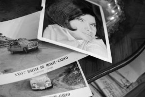 Σαν Σήμερα “φεύγει” από τη ζωή η δημοφιλής Τζένη Καρέζη