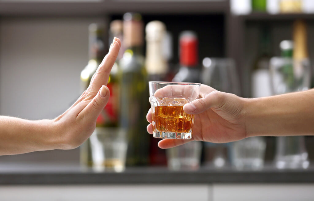 Αποφυγή της υπερβολικής κατανάλωσης αλκοόλ (μάξιμουμ 21 μονάδες εβδομαδιαίως)