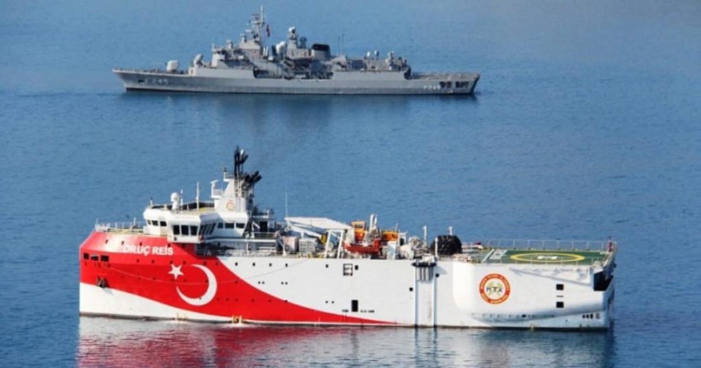 Κρίση στο Αιγαίο, Στην ελληνική υφαλοκρηπίδα το Oruc Reis, δίπλα το Πολεμικό Ναυτικό (video) 4 Κρίση στο Αιγαίο, Στην ελληνική υφαλοκρηπίδα το Oruc Reis, δίπλα το Πολεμικό Ναυτικό (video)