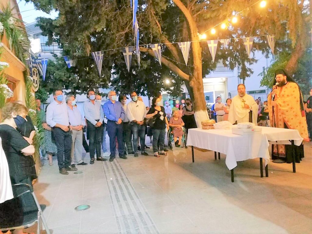 Με την παρουσία του Δημάρχου Αμαρουσίου Θεόδωρου Αμπατζόγλου και σε κλίμα κατάνυξης, το Μαρούσι γιόρτασε τη Μεταμόρφωση του Σωτήρος, στο ομώνυμο παρεκκλήσι της πλατείας Αγίας Λαύρας.