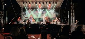 Φεστιβάλ Δήμου Αμαρουσίου 2020: άλλη μία εξαιρετική βραδιά τελείωσε με την υπογραφή του Μανώλη Μητσιά (video)