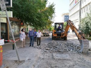 Αυτοψία του Δημάρχου Αμαρουσίου Θεόδωρου Αμπατζόγλου στο έργο ανακατασκευής οδοστρώματος επί της οδού Δ. Ράλλη