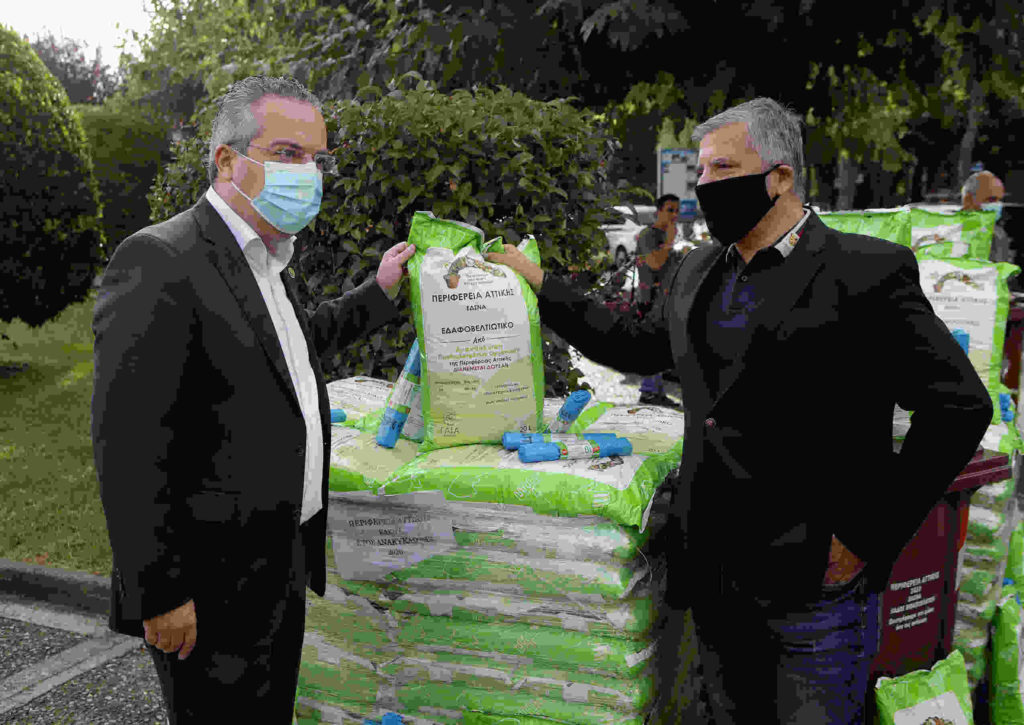 Παράδοση απορριμματοφόρου και κάδων συλλογής βιοαποβλήτων στον Δήμο Παπάγου-Χολαργού