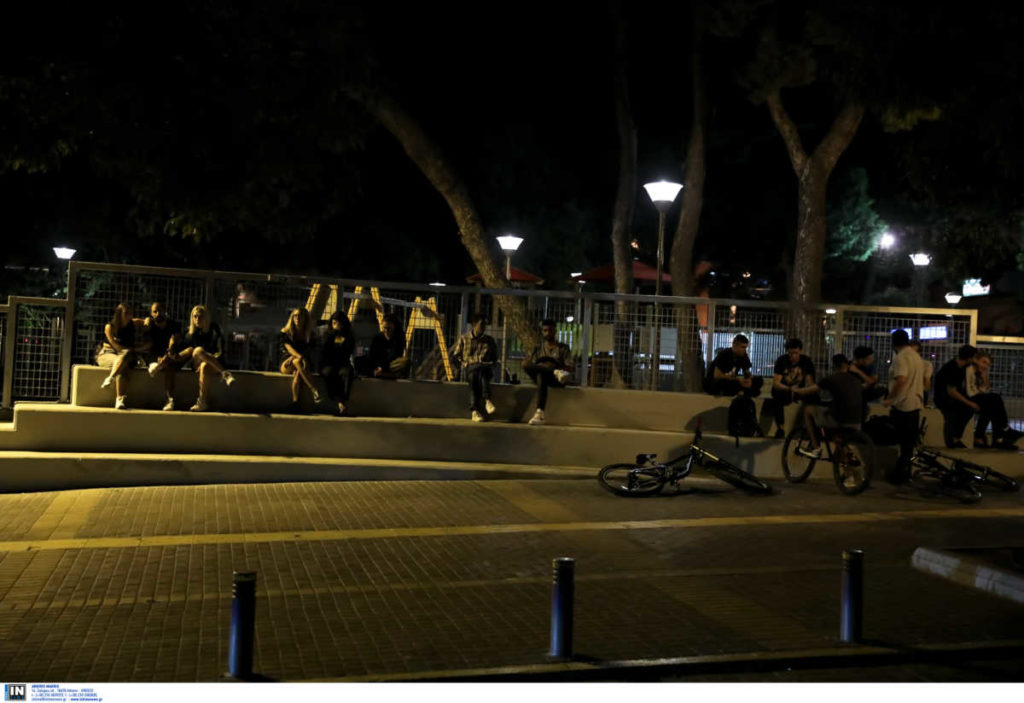 Φοβού τις πλατείες για να μην έρθουν νέα μέτρα! «Ένας μπορεί να κολλήσει 100»