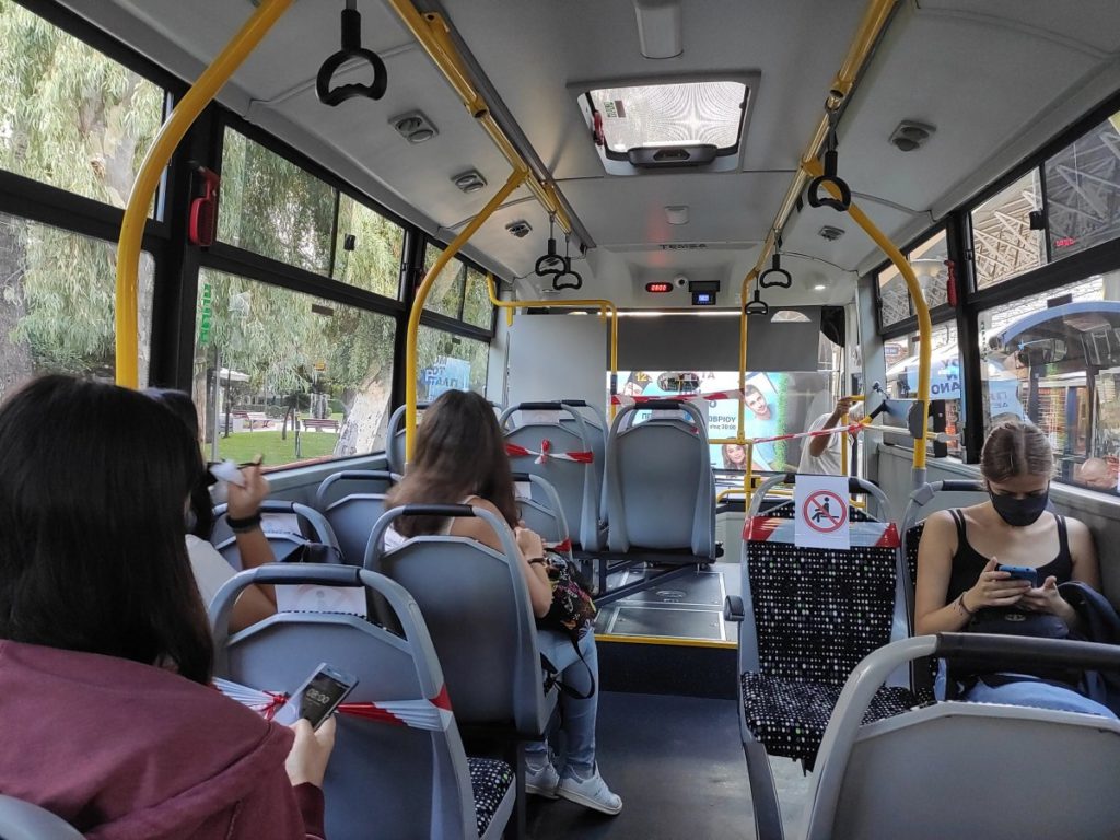 Ξεκίνησε το δρομολόγιο της μεταφοράς των φοιτητών του Δήμου Ηρακλείου Αττικής προς την Πανεπιστημιούπολη – Συνεχίζονται οι αιτήσεις