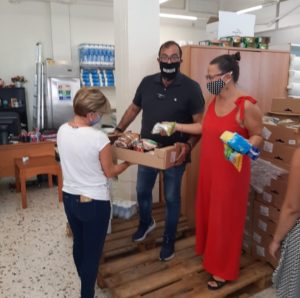Με συντονιστή το Δήμο Αμαρουσίου διανεμήθηκαν Μεγάλες ποσότητες νωπού κοτόπουλου προς τους ωφελούμενους του Επιχειρησιακού Προγράμματος ΤΕΒΑ