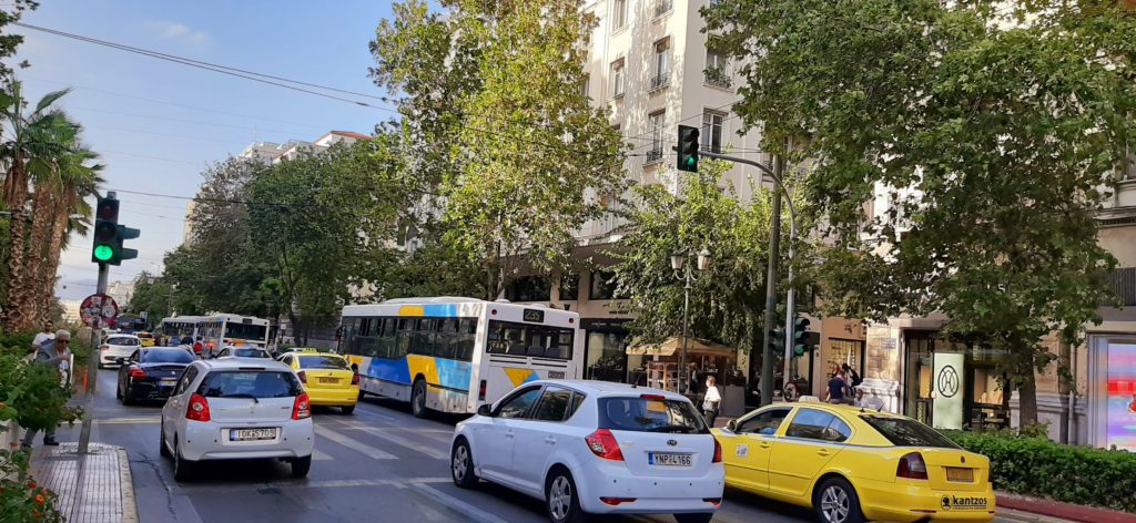 Πιο σκληρό γίνεται το lockdown για τον κορωνοϊό στην Αττική.