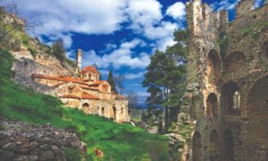 Σελιάνα: Απόδραση στα ορεινά της Αιγείρας & διαμονή σε έναν eco ξενώνα που θα μείνει αξέχαστη!