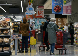Ελλάδα: τα σούπερ μάρκετ δεν θα πωλούν είδη ένδυσης, υπόδησης, ηλεκτρικά και βιβλία για όσο διαρκεί το lockdown