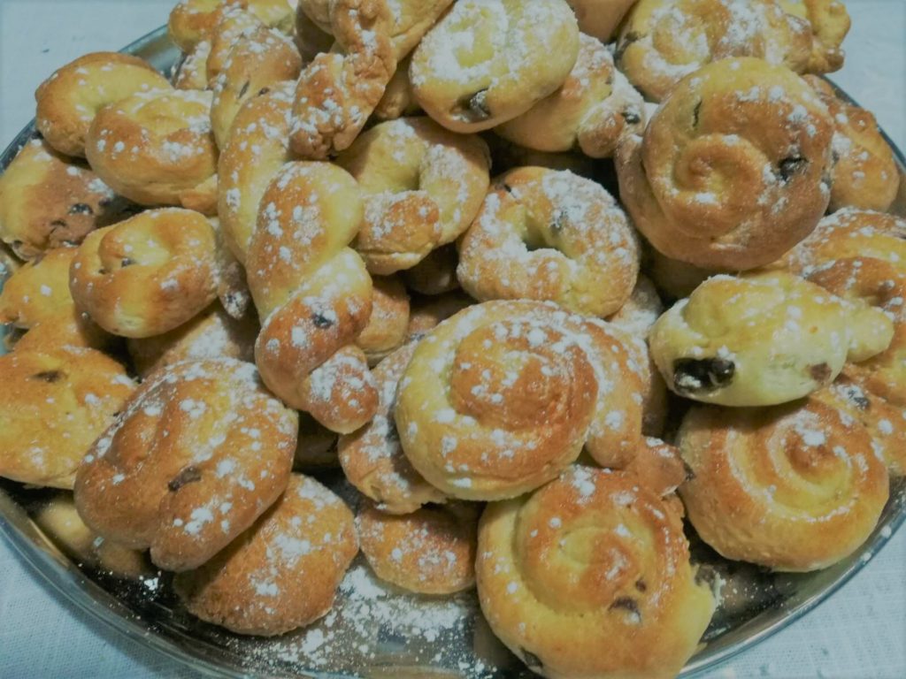 Αφράτα κουλουράκια πορτοκαλιού με σοκολάτα!!! 8 Αφράτα κουλουράκια πορτοκαλιού με σοκολάτα!!!