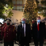 Ο Δήμαρχος Αμαρουσίου Θεόδωρος Αμπατζόγλου φωταγώγησε το Χριστουγεννιάτικο Δέντρο του Δήμου στην πλατεία ΗΣΑΠ