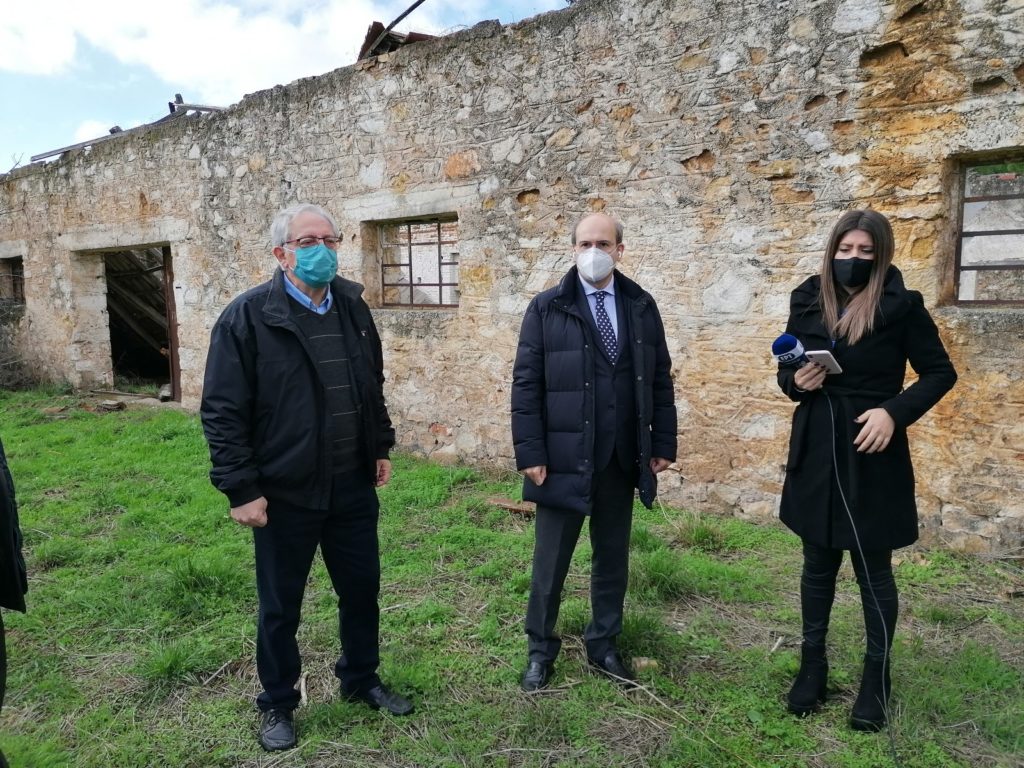 Θ. Αμπατζόγλου: «Απολύτως απαραίτητες για τη δημόσια ασφάλεια και την περιβαλλοντική προστασία, οι ρυθμίσεις που επεξεργάζεται το ΥΠΕΝ για τα ετοιμόρροπα κτίσματα»