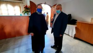 Με πρωτοβουλία του Α΄αναπληρωτή Δημάρχου Στέφανου Τσιπουράκη, η δωρεά τροφίμων, στο Πνευματικό Κέντρο του Ναού Κοιμήσεως Θεοτόκου, για τις ευπαθείς ομάδες