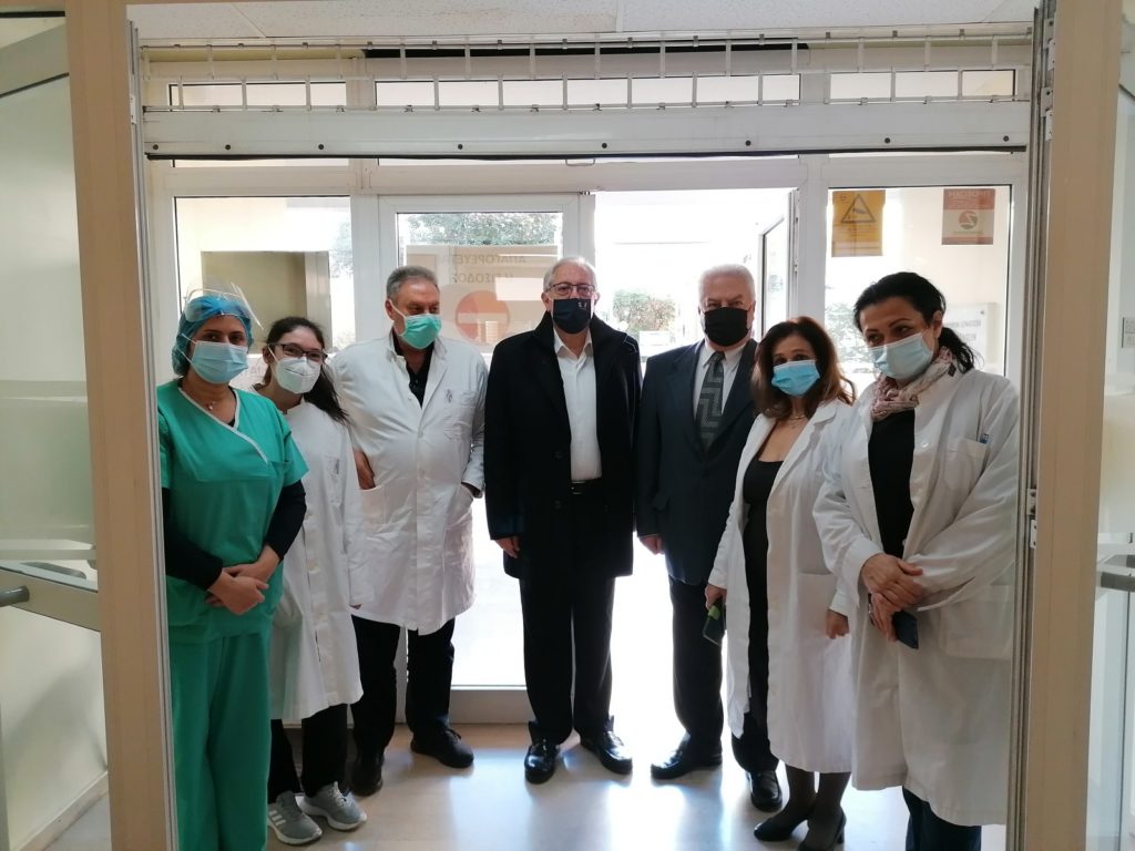 Η απάντηση του Δημάρχου Αμαρουσίου Θ. Αμπατζόγλου στον επικεφαλής της παράταξης "Ενωμένο Μαρούσι" Γ. Καραμέρο με αφορμή την επίσκεψη του 2ου στο Κέντρο Υγείας της πόλης
