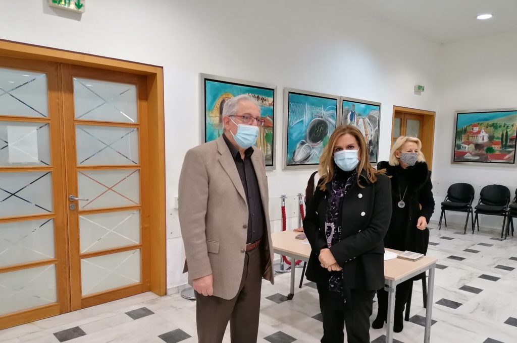 Κλιμάκιο του ΕΟΔΥ στον Δήμο Αμαρουσίου για τη λήψη δειγμάτων έναντι της πανδημίας covid-19 παρουσία της Υφυπουργού Υγείας Ζ. Ράπτη και του Δημάρχου Αμαρουσίου Θ. Αμπατζόγλου