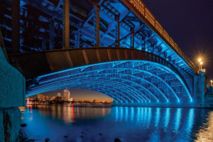 We are proud to see the Longfellow Bridge in Boston illuminated in blue on the occasion of the bicentennial of the start of the Greek Revolution in 1821. Captured by photographer Yorgos Efthymiadis.