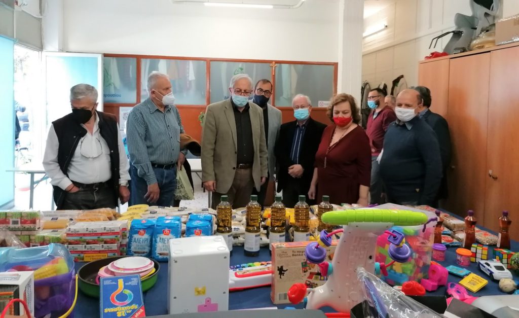 Δωρεά τροφίμων, ρουχισμού και παιχνιδιών από την Τ.Ο. ΝΔ Αμαρουσίου στο Κοινωνικό Παντοπωλείο του Δήμου 8 Δωρεά τροφίμων, ρουχισμού και παιχνιδιών από την Τ.Ο. ΝΔ Αμαρουσίου στο Κοινωνικό Παντοπωλείο του Δήμου