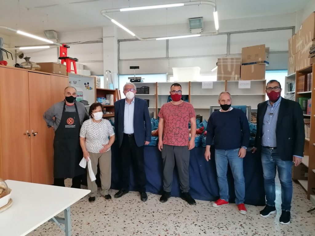 Στηρίζουμε 600 οικογένειες ενόψει του Πάσχα 8 Στηρίζουμε 600 οικογένειες ενόψει του Πάσχα