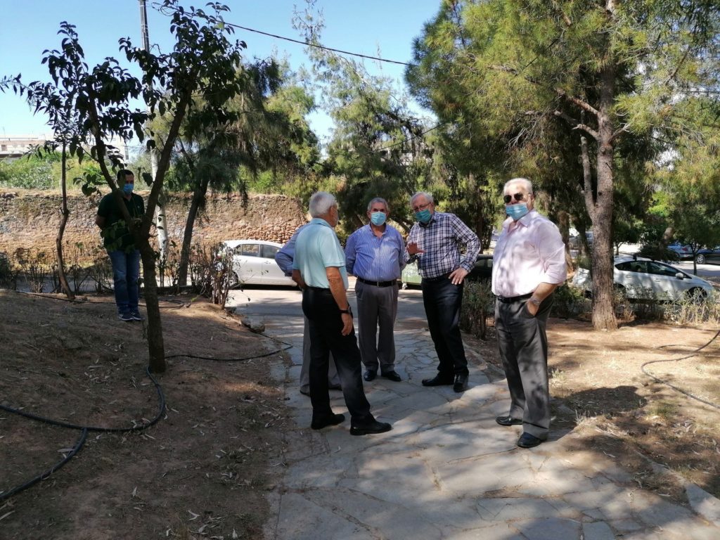 Αυτοψία του Δημάρχου Αμαρουσίου Θ. Αμπατζόγλου σε εργασίες αποψιλώσεων στην περιοχή της Αγίας Φιλοθέης