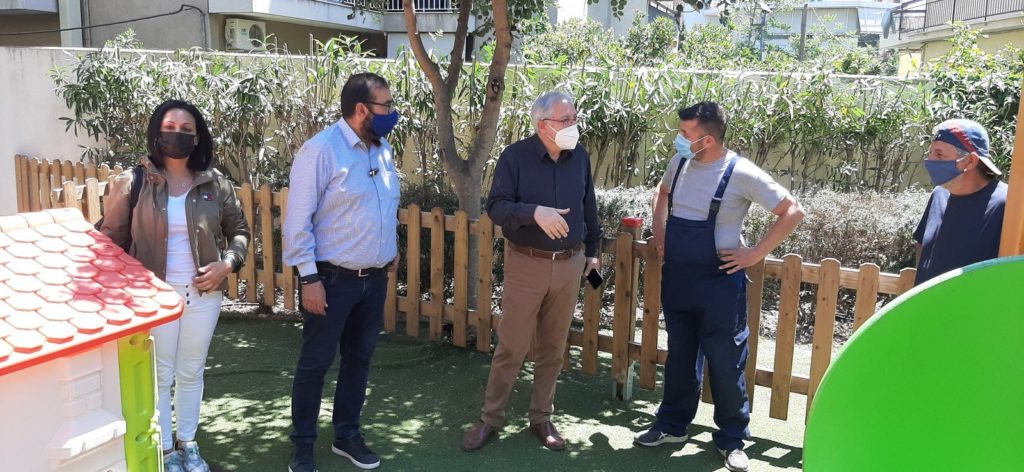 Επιθεώρηση του Δημάρχου Αμαρουσίου Θ. Αμπατζόγλου στους παιδικούς και βρεφονηπιακούς σταθμούς Κοκκινιάς, Κέντρου και Νέου Τέρματος