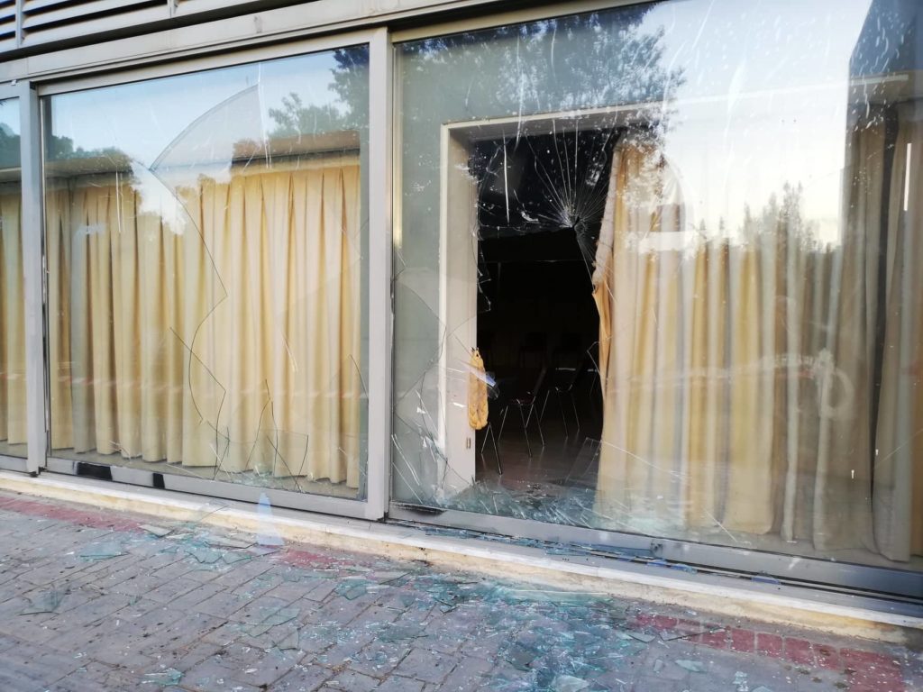 Βανδαλισμοί στο κτίριο του πάρκου Μίκης Θεοδωράκης