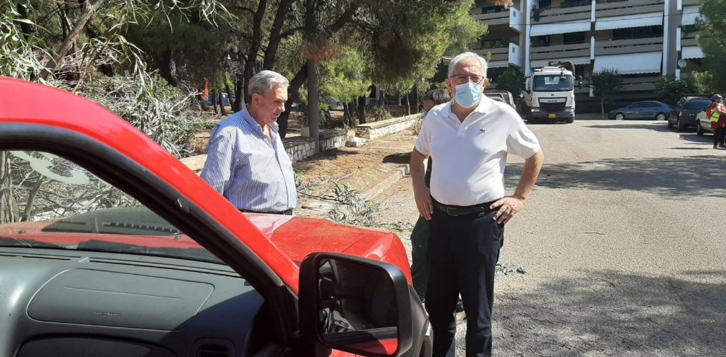 Εργασίες καθαριότητας, αποψιλώσεων και φυτεύσεων στο Μαρούσι – Οι δυνάμεις του Δήμου μόνιμα σε επιφυλακή – άμεση η επέμβασή τους στη φωτιά του διατηρητέου “Βίλα Λουμίδη” 4 Εργασίες καθαριότητας, αποψιλώσεων και φυτεύσεων στο Μαρούσι – Οι δυνάμεις του Δήμου μόνιμα σε επιφυλακή – άμεση η επέμβασή τους στη φωτιά του διατηρητέου “Βίλα Λουμίδη”