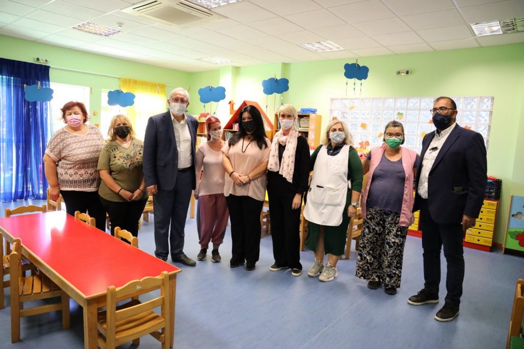 Επίσκεψη του Δημάρχου Αμαρουσίου Θεόδωρου Αμπατζόγλου στους παιδικούς και βρεφονηπιακούς σταθμούς της πόλης 4 Επίσκεψη του Δημάρχου Αμαρουσίου Θεόδωρου Αμπατζόγλου στους παιδικούς και βρεφονηπιακούς σταθμούς της πόλης