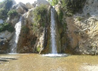 Για αποφυγή σύγχυσης σχετικά με μια απλή διαδικασία καθορισμού διοικητικών ορίων, διευκρινίζουμε ότι αυτή δεν αφορά τον ιστορικό οικισμό Νταού Πεντέλης, ο οποίος ήταν, είναι και θα παραμείνει στο Δήμο Πεντέλης