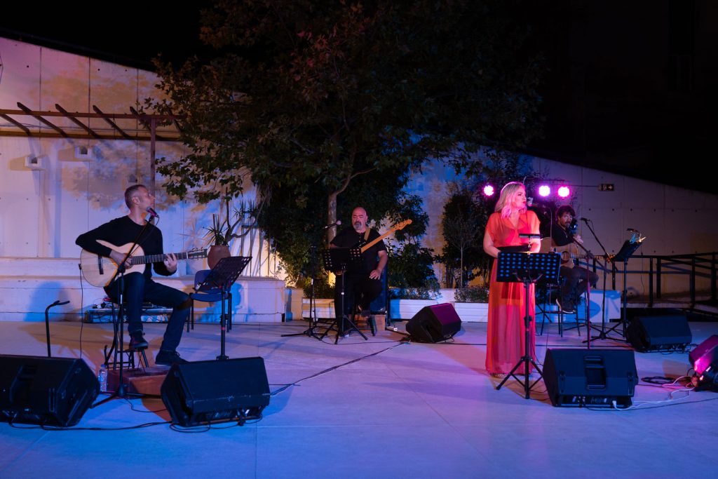 ΣΥΝΑΥΛΙΑ με την «ΡΙΤΑ ΑΝΤΩΝΟΠΟΥΛΟΥ» 4 ΣΥΝΑΥΛΙΑ με την «ΡΙΤΑ ΑΝΤΩΝΟΠΟΥΛΟΥ»