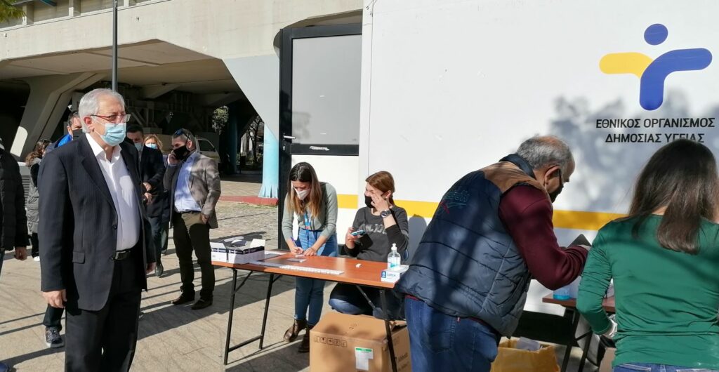 Στο Κλειστό Γυμναστήριο Αμαρουσίου «Σπύρος Λούης» η διαδικασία διεξαγωγής των δωρεάν rapid test από τον ΕΟΔΥ και το Δήμο Αμαρουσίου