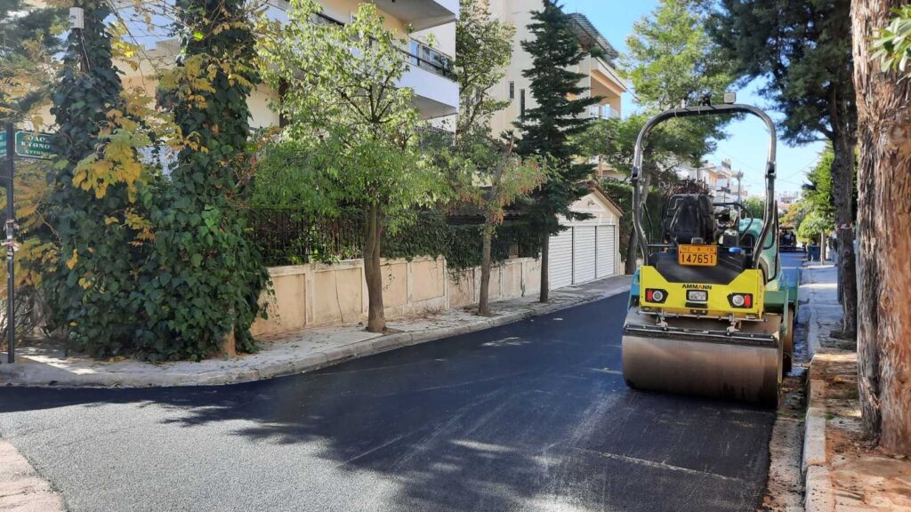 Ολοκληρώνονται οι εργασίες ασφαλτοστρώσεων σε δρόμους της πόλης. Δήμητρα Κεχαγιά: Οι πολίτες βλέπουν στην πράξη το αποτέλεσμα της οικονομικής μας διαχείρισης. Οι ασφαλτοστρώσεις χρηματοδοτούνται από το λειτουργικό πλεόνασμα που έχουμε πετύχει την τελευταία διετία 3 Ολοκληρώνονται οι εργασίες ασφαλτοστρώσεων σε δρόμους της πόλης. Δήμητρα Κεχαγιά: Οι πολίτες βλέπουν στην πράξη το αποτέλεσμα της οικονομικής μας διαχείρισης. Οι ασφαλτοστρώσεις χρηματοδοτούνται από το λειτουργικό πλεόνασμα που έχουμε πετύχει την τελευταία διετία