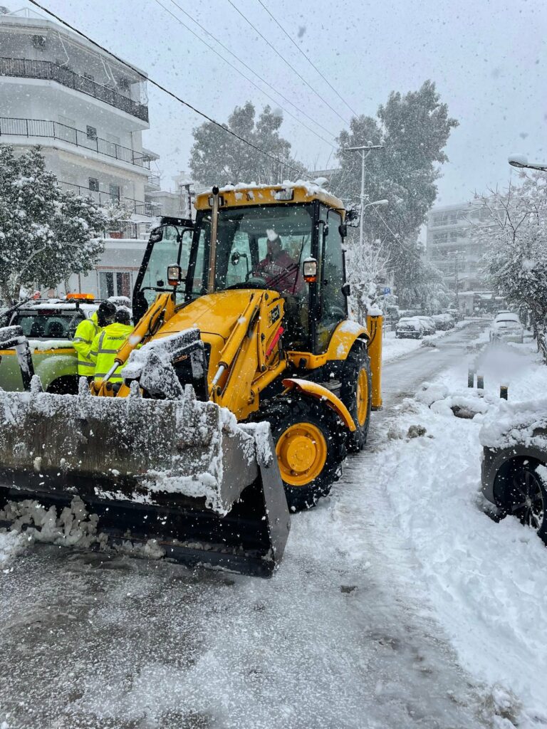 Κακοκαιρία «Ελπίς»: Σε πλήρη εξέλιξη οι εργασίες αποκατάστασης των προβλημάτων στην πόλη του Αμαρουσίου και η παροχή βοήθειας σε πολίτες