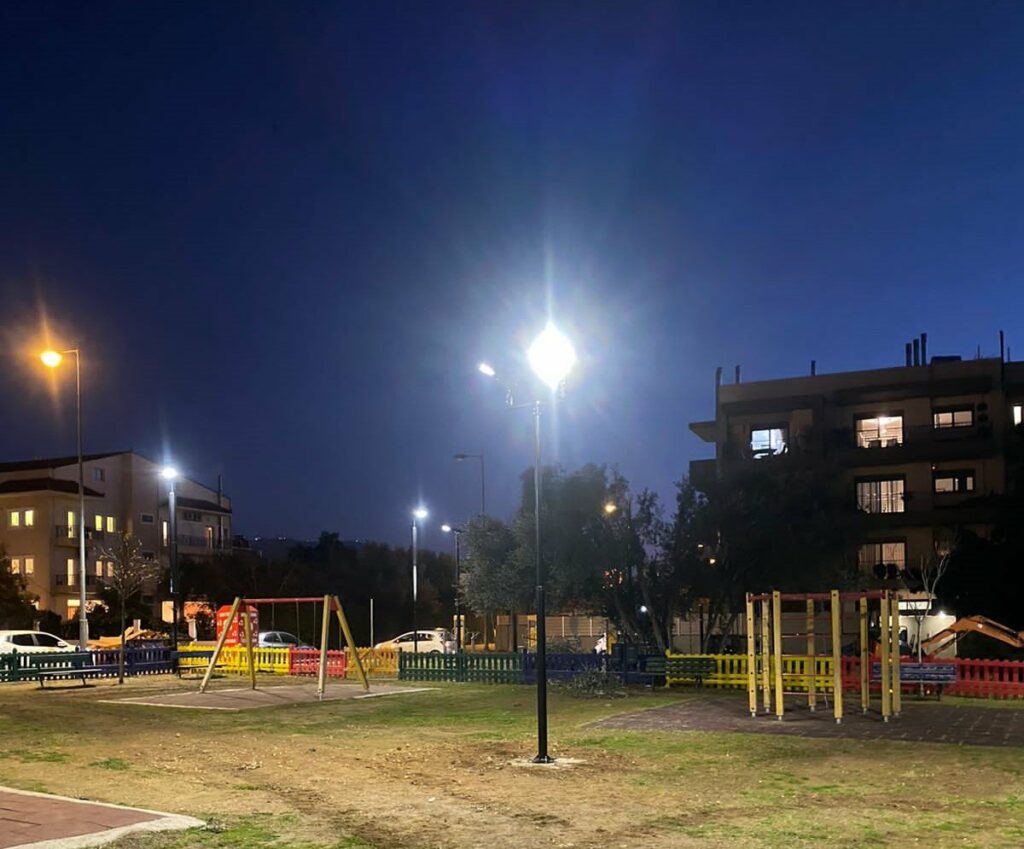 Η Παιδική Χαρά Αμαρυσίας Αρτέμιδος φωτίζεται από ανανεώσιμες πηγές ενέργειας