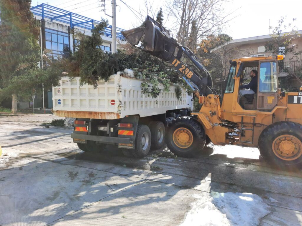 Ο Δήμος Αμαρουσίου στο πλευρό των Δημοτών και της εκπαιδευτικής κοινότητας – Συνεχίζεται το έκτακτο πρόγραμμα αποκομιδής κλαδιών & ογκωδών