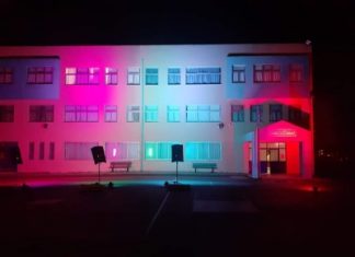 Ο Δήμος Λυκόβρυσης- Πεύκης συμμετείχε στην Παγκόσμια Αλυσίδα Φώτων για τις Σπάνιες Παθήσεις