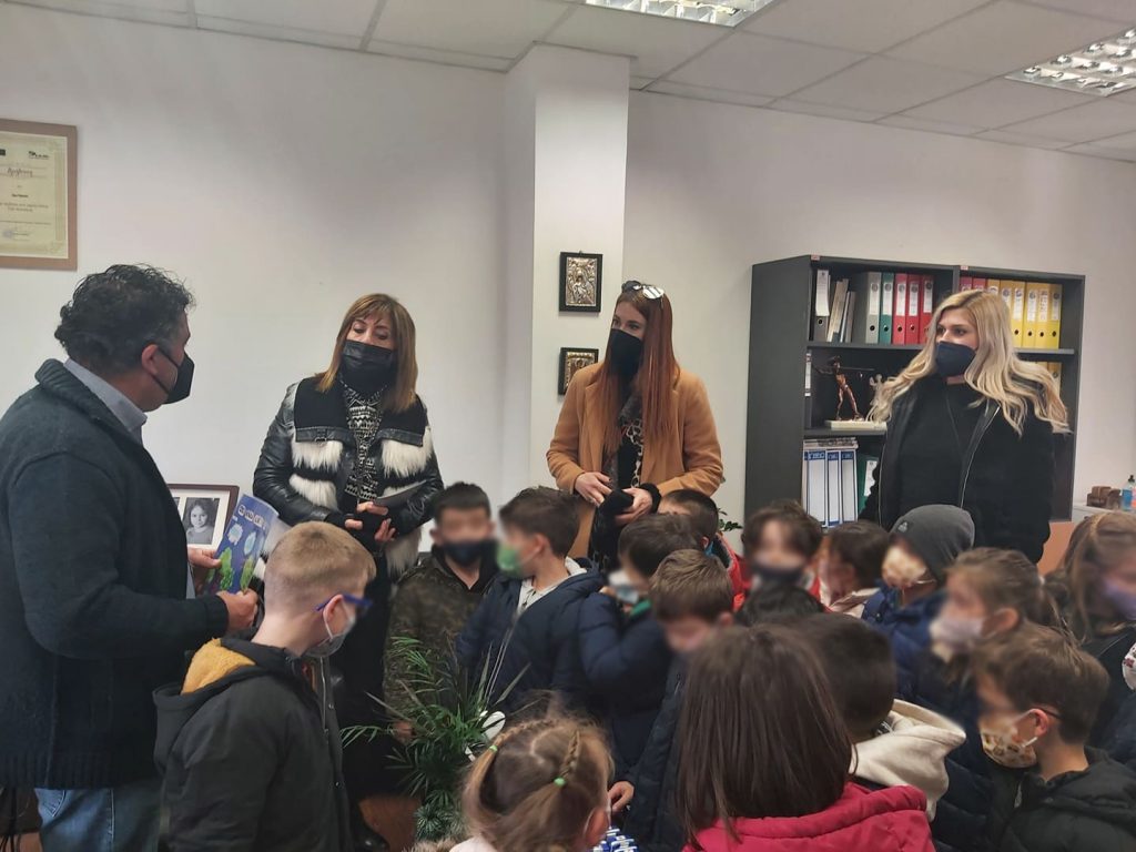 ΕΜΕΙΣ ΑΝΑΚΥΚΛΩΝΟΥΜΕ...ΕΣΕΙΣ;
