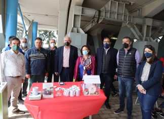 Ο Δήμαρχος Αμαρουσίου Θεόδωρος Αμπατζόγλου στη δράση ενημέρωσης του Συλλόγου Γονέων & Φίλων Αυτιστικών Ατόμων «ΑΝΑΓΕΝΝΗΣΗ»