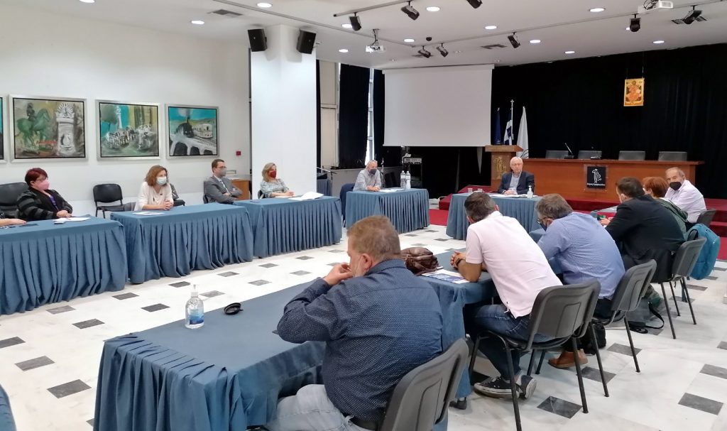 Συνάντηση του Δημάρχου Αμαρουσίου Θεόδωρου Αμπατζόγλου με εκπροσώπους Συλλόγων Γονέων & Κηδεμόνων Σχολείων του Αμαρουσίου για την μετατροπή του 1ου Γυμνασίου και 1ου ΓΕΛ σε Πειραματικά