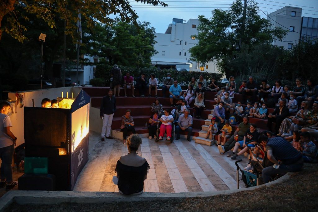 Σημαντικές ψυχαγωγικές & εκπαιδευτικές παραστάσεις πραγματοποιήθηκαν για τα Μαρουσιωτάκια (Καραγκιόζης – Αττικούλης)