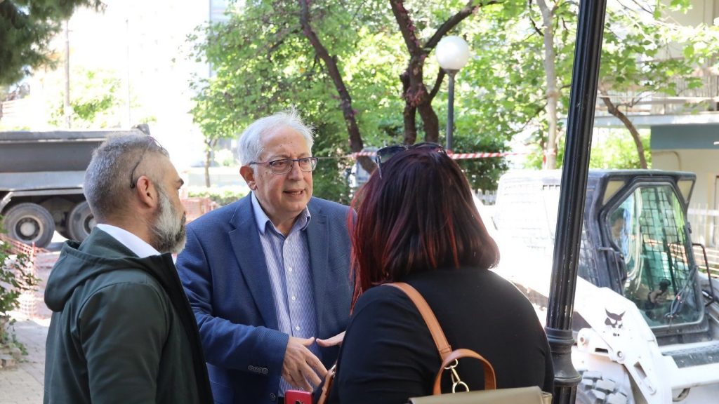 Ξεκίνησε το νέο έργο εκτεταμένων ασφαλτοστρώσεων και επισκευών οδοστρωμάτων του Δήμου Αμαρουσίου 4 Ξεκίνησε το νέο έργο εκτεταμένων ασφαλτοστρώσεων και επισκευών οδοστρωμάτων του Δήμου Αμαρουσίου