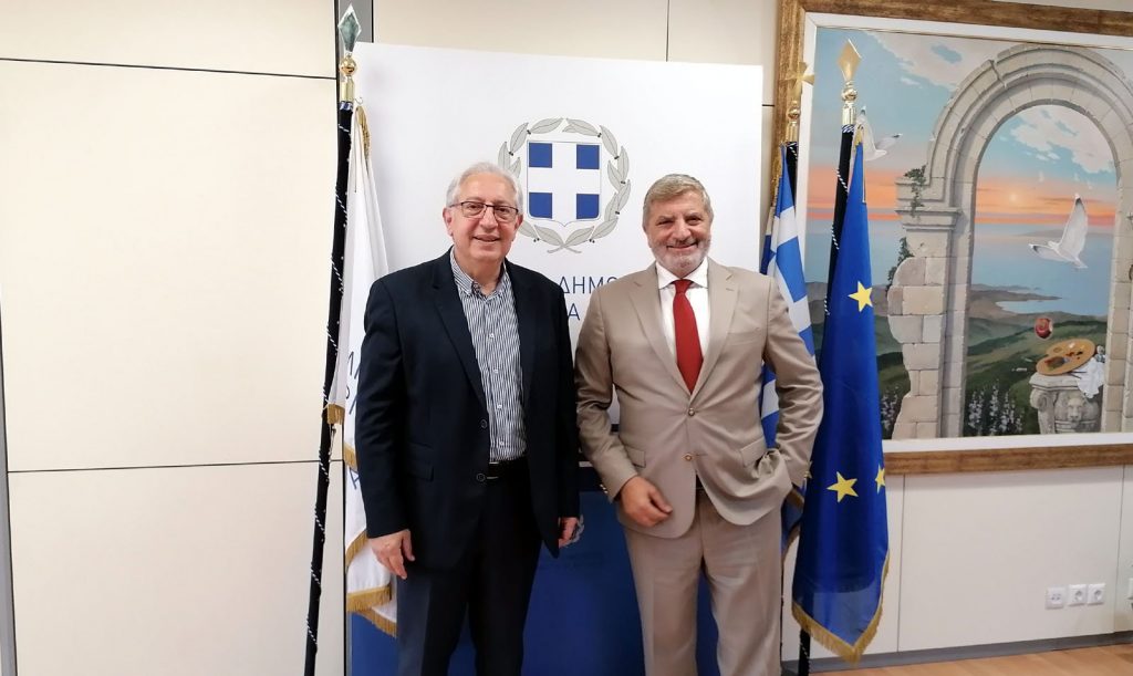 Υπογραφή Προγραμματικής Σύμβασης με την Περιφέρεια Αττικής για το έργο «Αντιπλημμυρικά έργα στην περιοχή του Αγίου Νικολάου» του Δήμου Αμαρουσίου 6 Υπογραφή Προγραμματικής Σύμβασης με την Περιφέρεια Αττικής για το έργο «Αντιπλημμυρικά έργα στην περιοχή του Αγίου Νικολάου» του Δήμου Αμαρουσίου