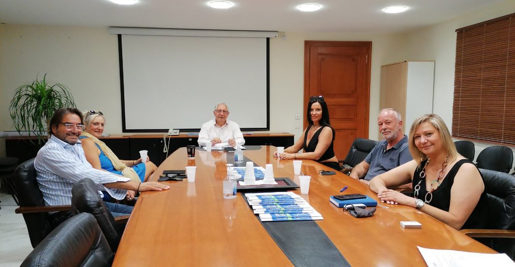 Συνάντηση του Δημάρχου Αμαρουσίου Θεόδωρου Αμπατζόγλου με τον Εμπορικό Σύλλογο της πόλης