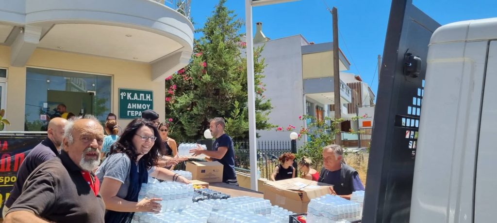 Παραδόθηκαν στον Δήμο Παλλήνης είδη πρώτης ανάγκης από το Κοινωνικό Παντοπωλείο του Δήμου Χαλανδρίου 3 Παραδόθηκαν στον Δήμο Παλλήνης είδη πρώτης ανάγκης από το Κοινωνικό Παντοπωλείο του Δήμου Χαλανδρίου