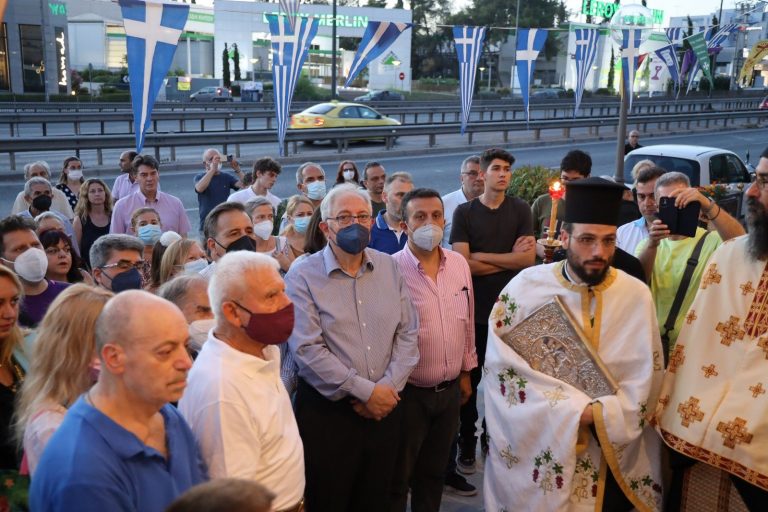 Στους εορτασμούς των Ιερών Ναών των Αγίων Αποστόλων και της Παναγίας των Βλαχερνών συμμετείχε ο Δήμαρχος Αμαρουσίου Θεόδωρος Αμπατζόγλου